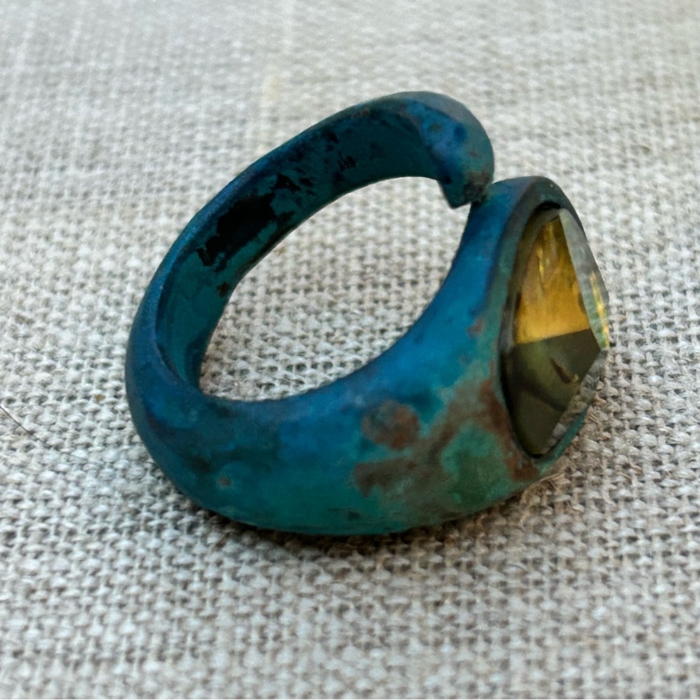 Robert Lee Morris Ring Faceted Iridescent Stone Patina Band NEW Sz 7.5 - Picture 8 of 9